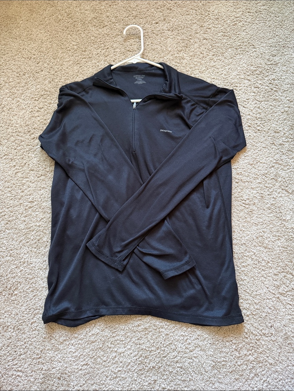 Patagonia Black Lightweight Logo Pullover
